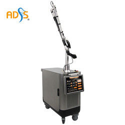 Ce เครื่องตัดรอยสักด้วยเลเซอร์ Picosecond ที่ได้รับการอนุมัติ Yag Pico