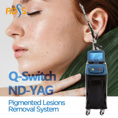 เครื่องเลเซอร์ ND YAG ฟื้นฟูผิว Q เปลี่ยนเครื่องเลเซอร์ลอกผิวคาร์บอน 1064 นาโนเมตร